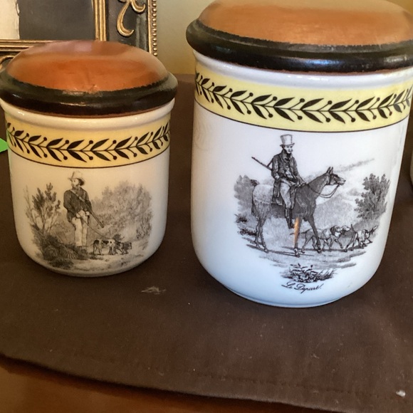 Villeroy & Boch Equestrian Canister Set with Brown Lids - Picture 2 of 5